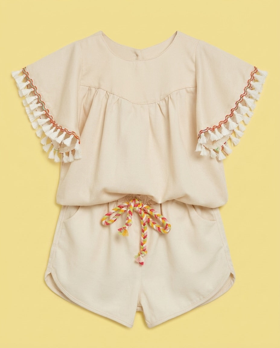 Conjunto off-white com detalhes coloridos - foto 1